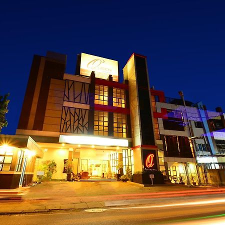 Queen City Hotel Banjarmasin Banjarmasin  Exteriér fotografie