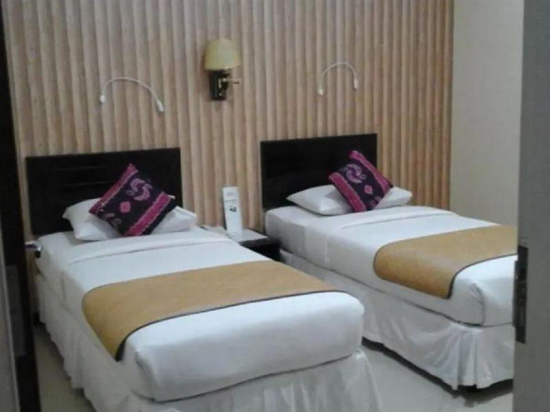 Queen City Hotel Banjarmasin Banjarmasin  Exteriér fotografie