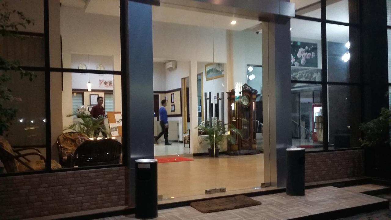 Queen City Hotel Banjarmasin Banjarmasin  Exteriér fotografie