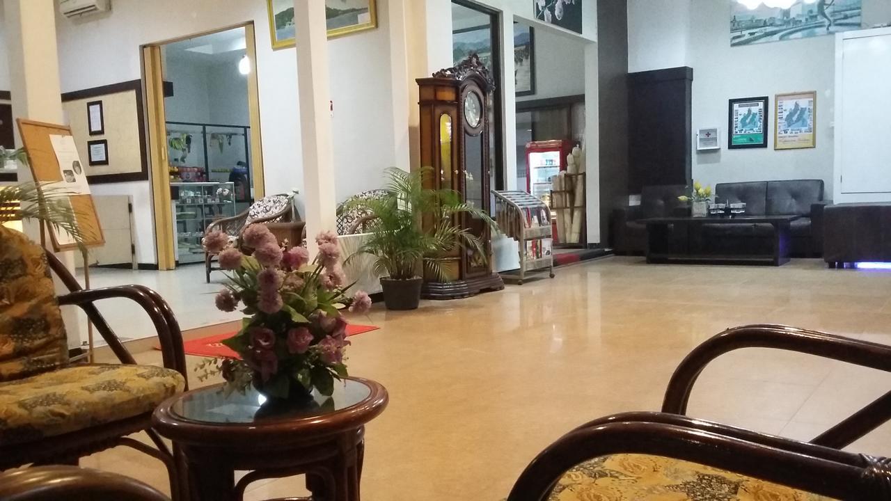 Queen City Hotel Banjarmasin Banjarmasin  Exteriér fotografie