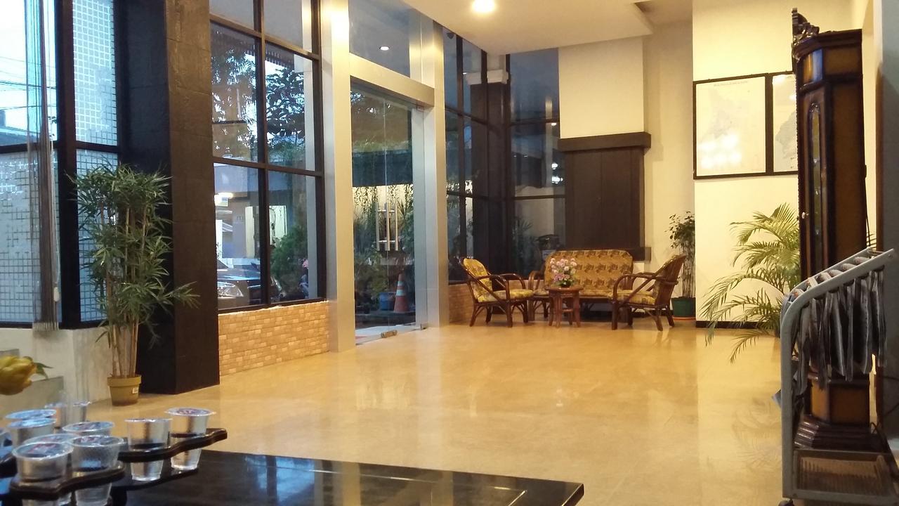 Queen City Hotel Banjarmasin Banjarmasin  Exteriér fotografie