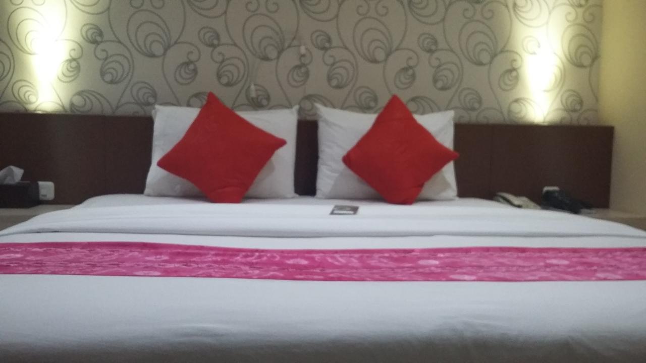 Queen City Hotel Banjarmasin Exteriér fotografie