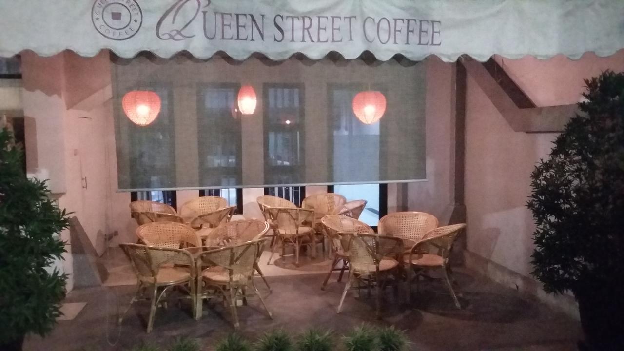 Queen City Hotel Banjarmasin Exteriér fotografie